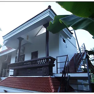 Aaron's Homestay בית אירוח